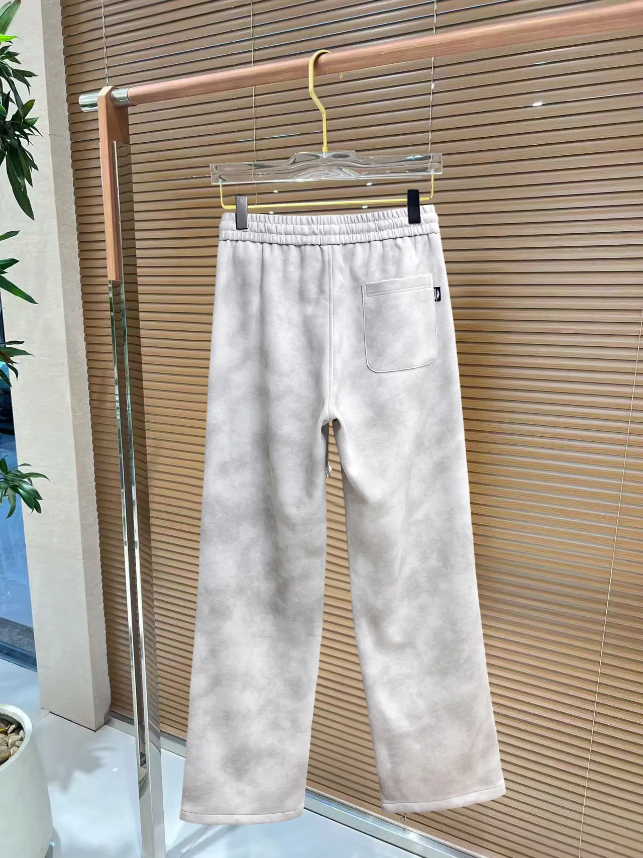 Balenciaga 🆕2026 Autumn and Winter New Arrival Casual Pants! The official website will be released simultaneously. Brand Classic LOGO casual pants, customized fabrics, excellent comfort and strong touch. Highly recognisable, perfect appearance and craftsmanship. Size:M-3XL